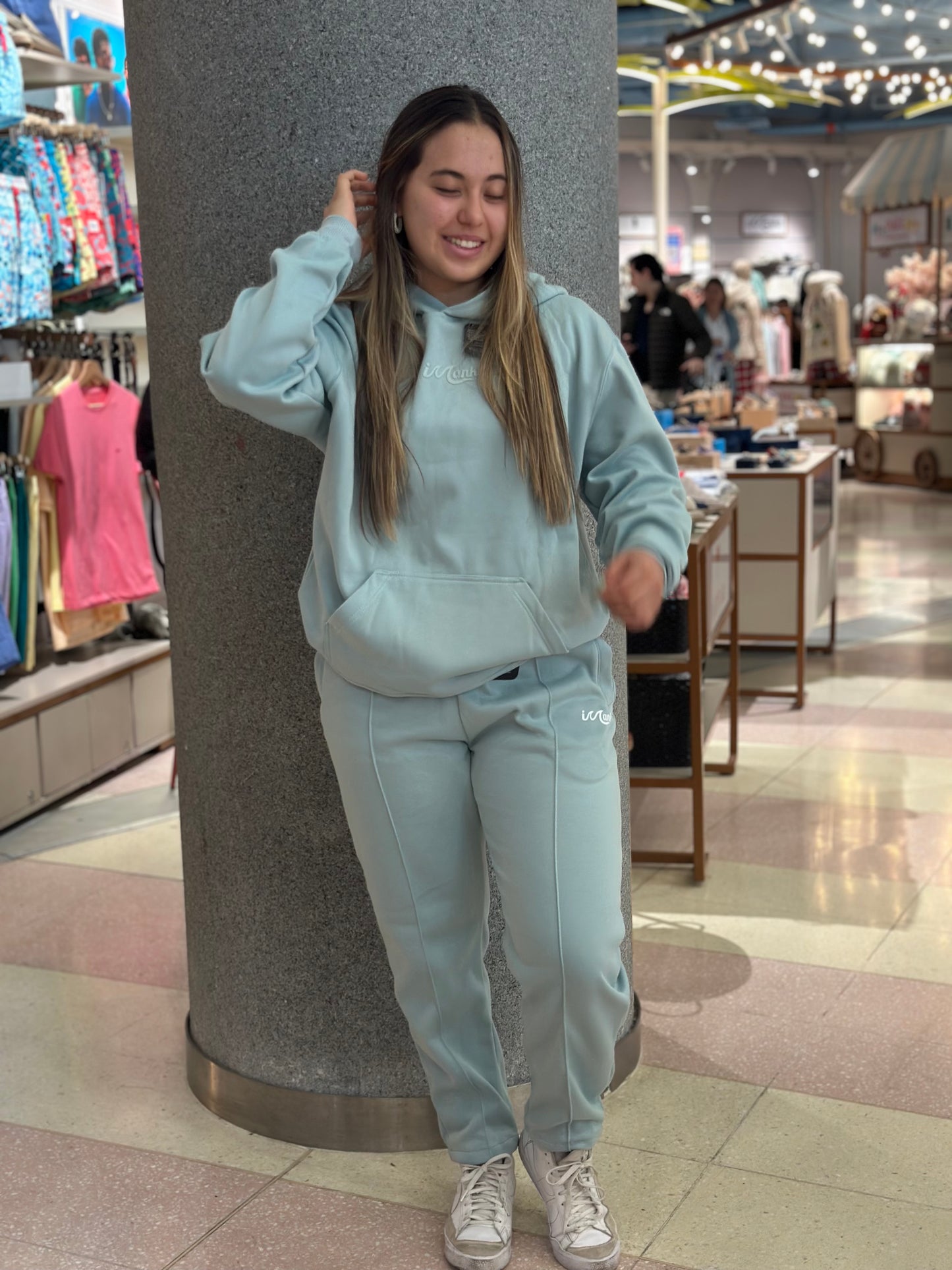 Hoodie Abundance mujer🍀