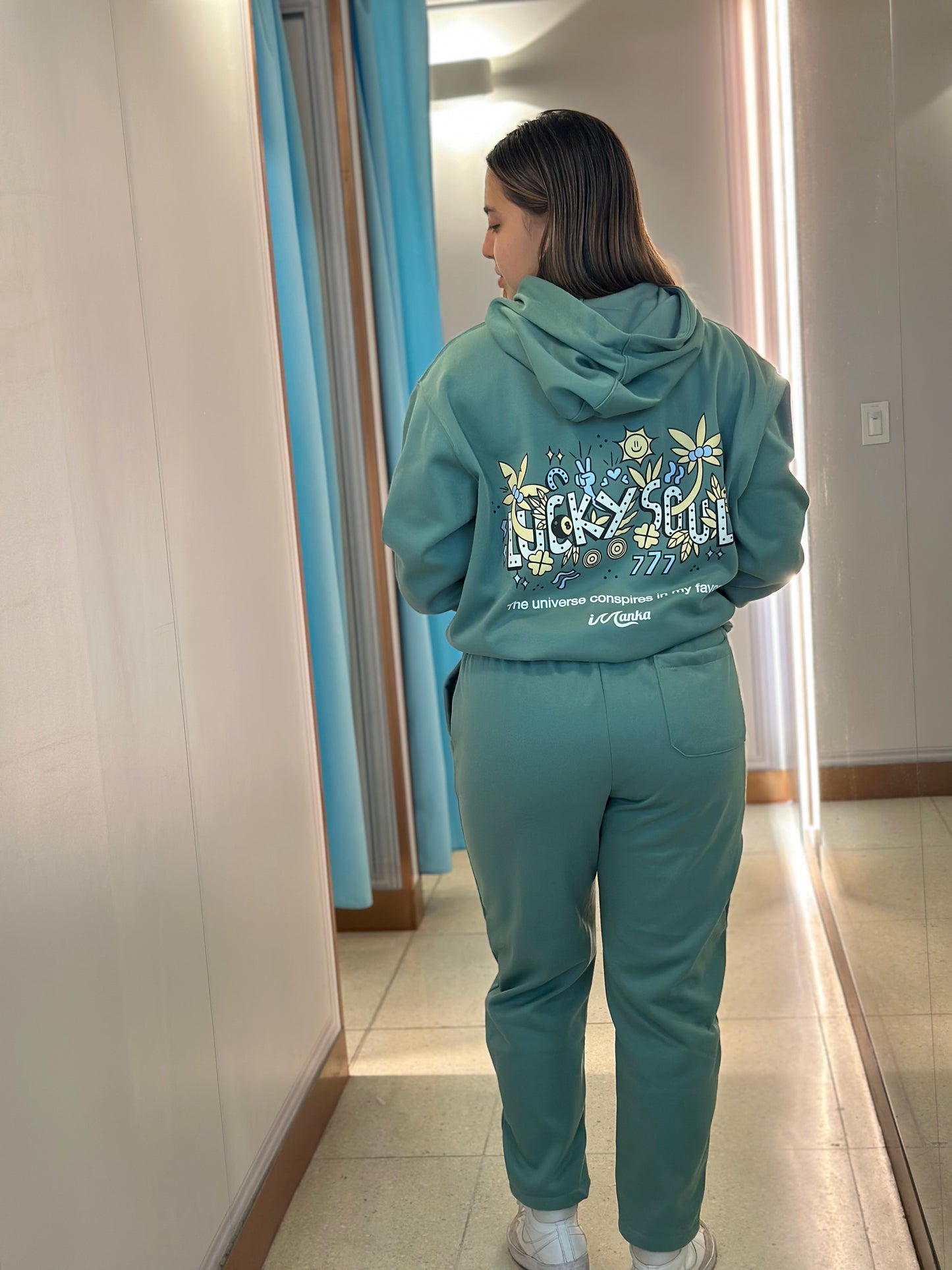 Hoodie Lucky Mujer 🍀