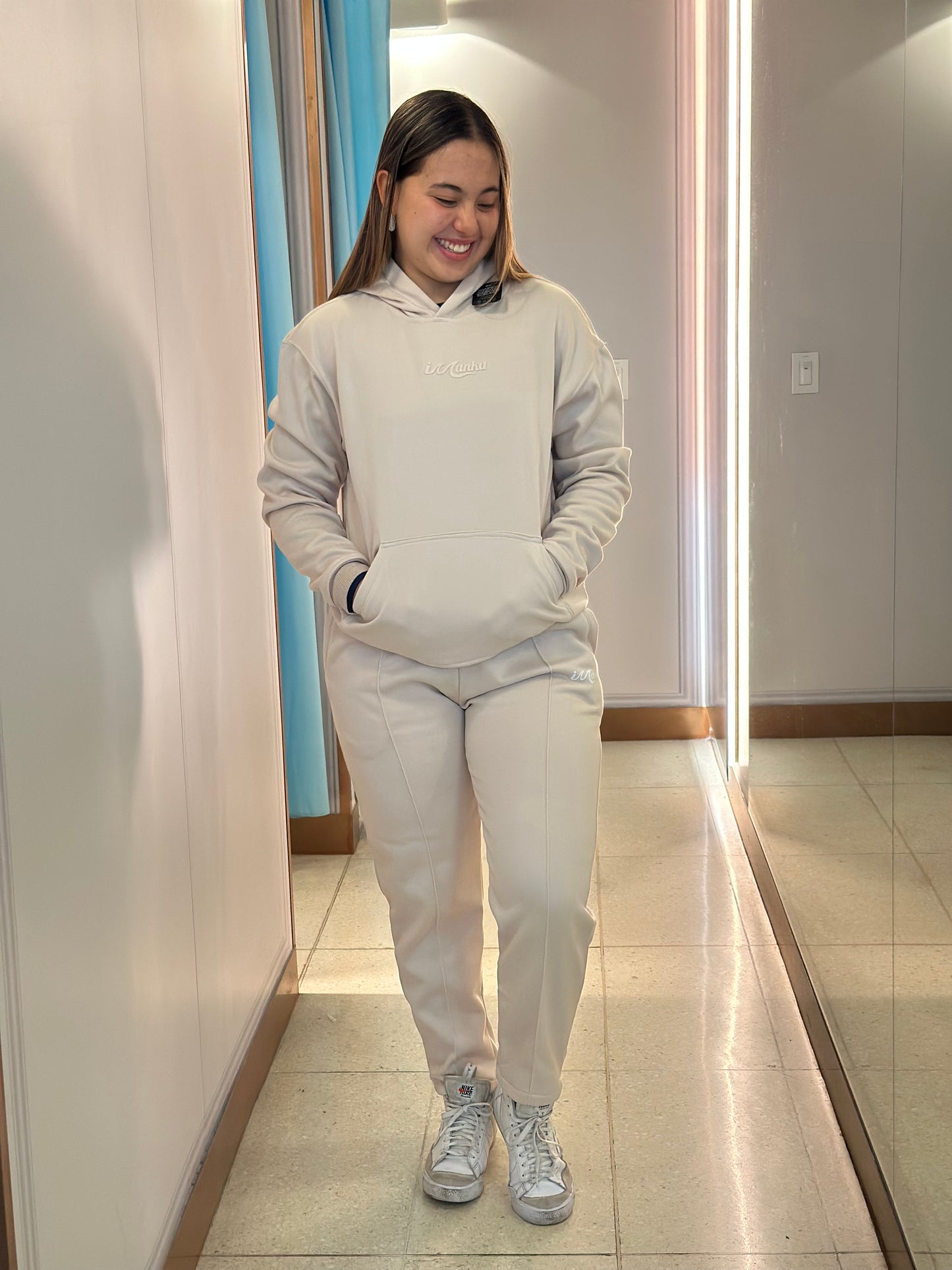 Hoodie Abundance mujer🍀