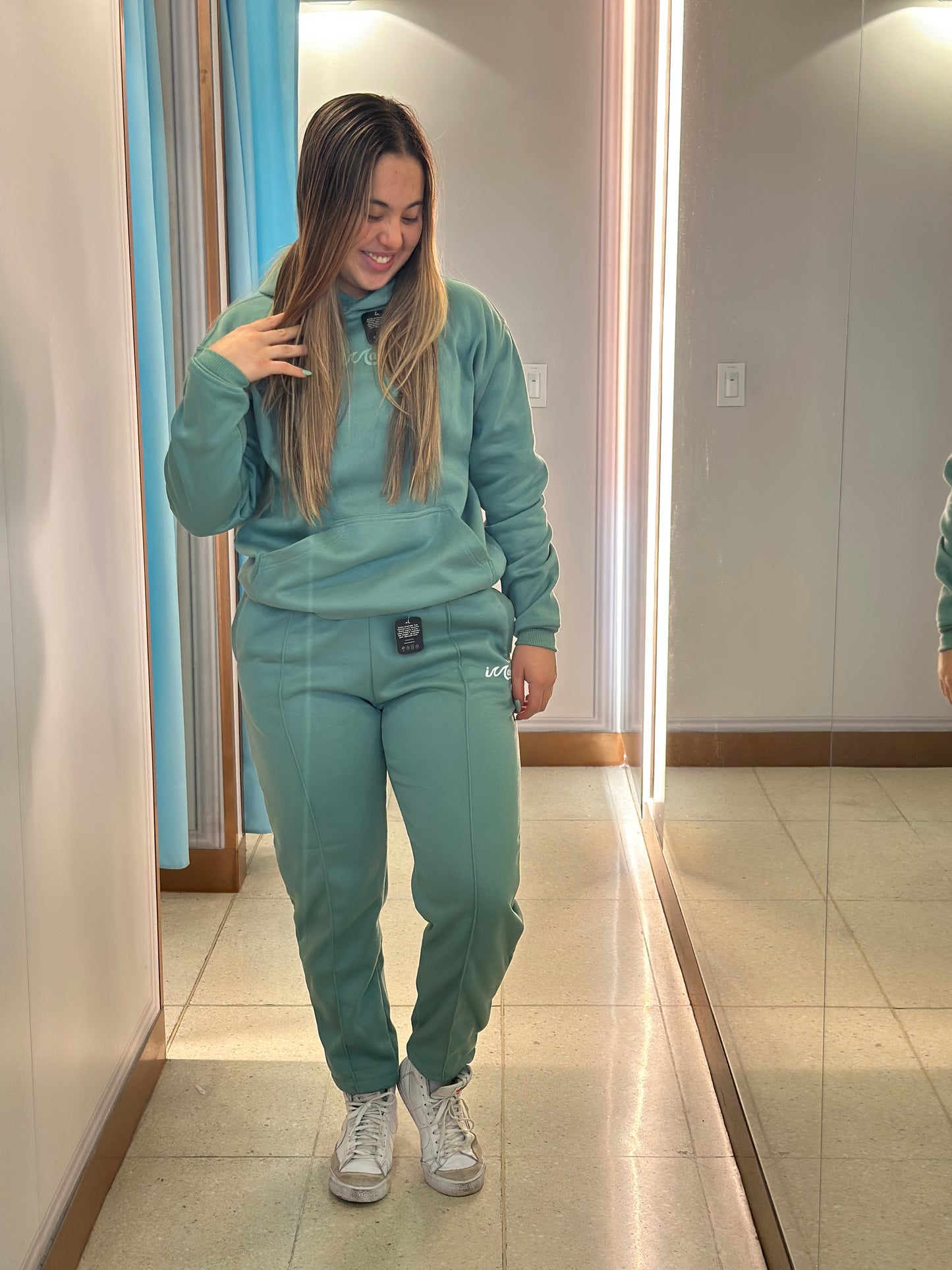 Hoodie Abundance mujer🍀